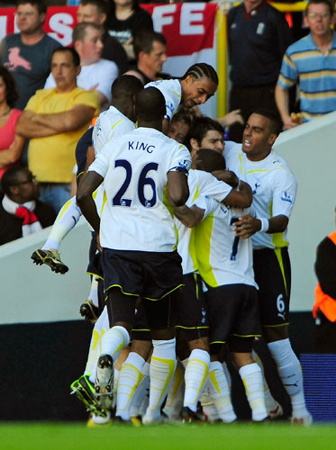  波鸿队长染红离场引发争议  